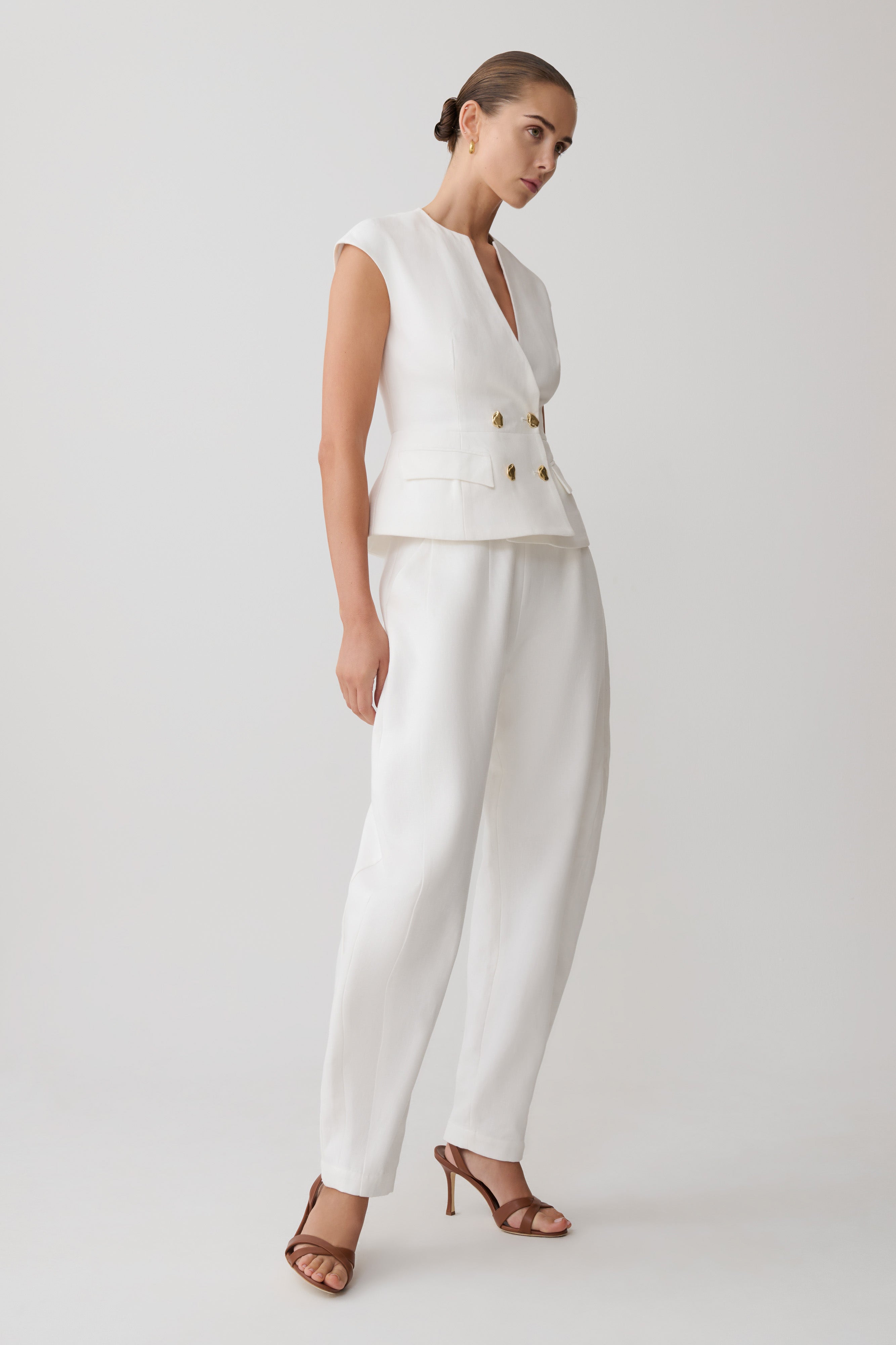 oriana-linen-button-vest lifestyle look